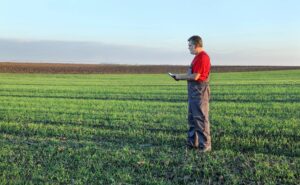 Farmer empty field notes 50207498