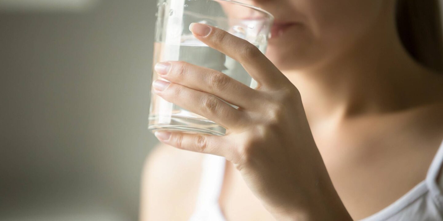 Drinking water 128177920