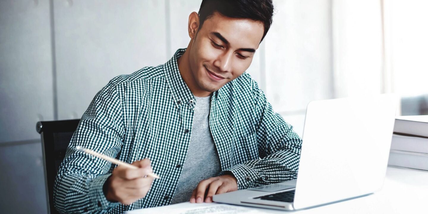 Student working 122906965